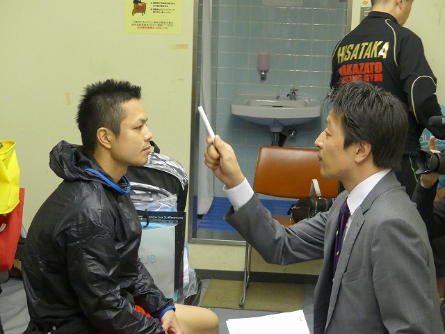 大阪市大正区の仲里ボクシングジム所属のWBC世界インターナショナル　フライ級世界チャンピオン、第40代スーパーフライ級日本チャンピオンの久高寛之選手